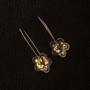 Silpada hammered flower earrings